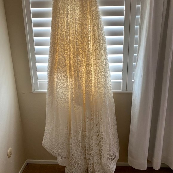 Wedding Dress - Picture 5 of 11